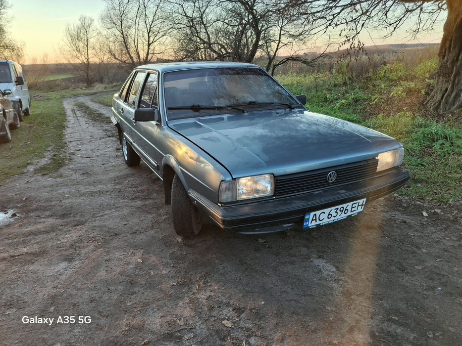 Продам Сантана 1.8 газ-бензин.