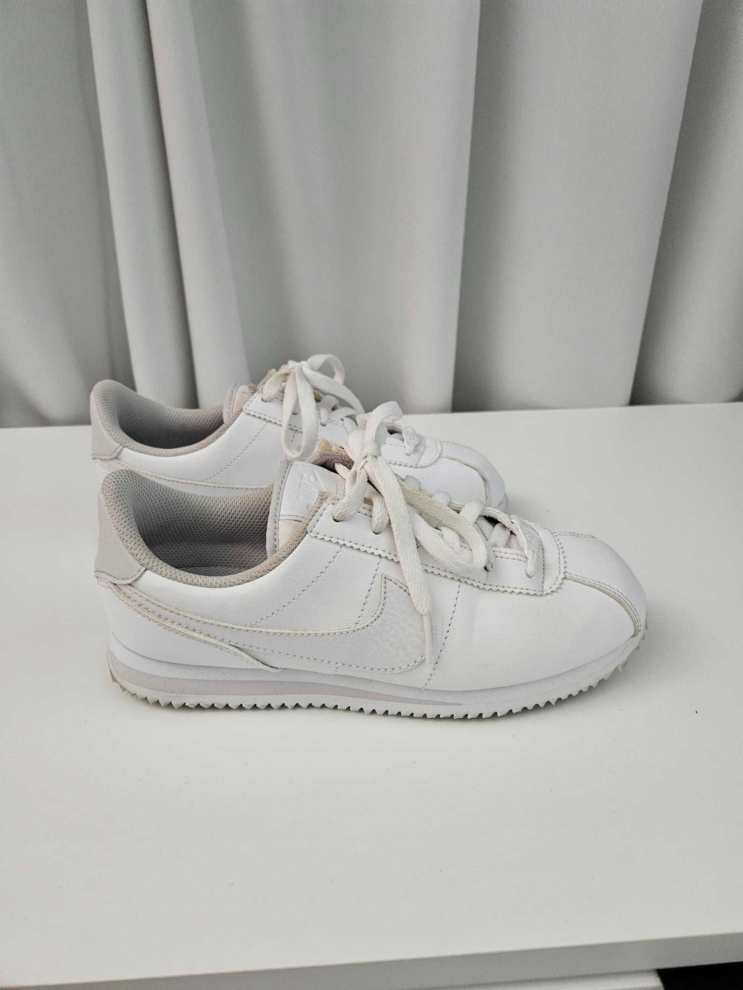 Snekaersy NIKE Cortez Basic SL r. 38