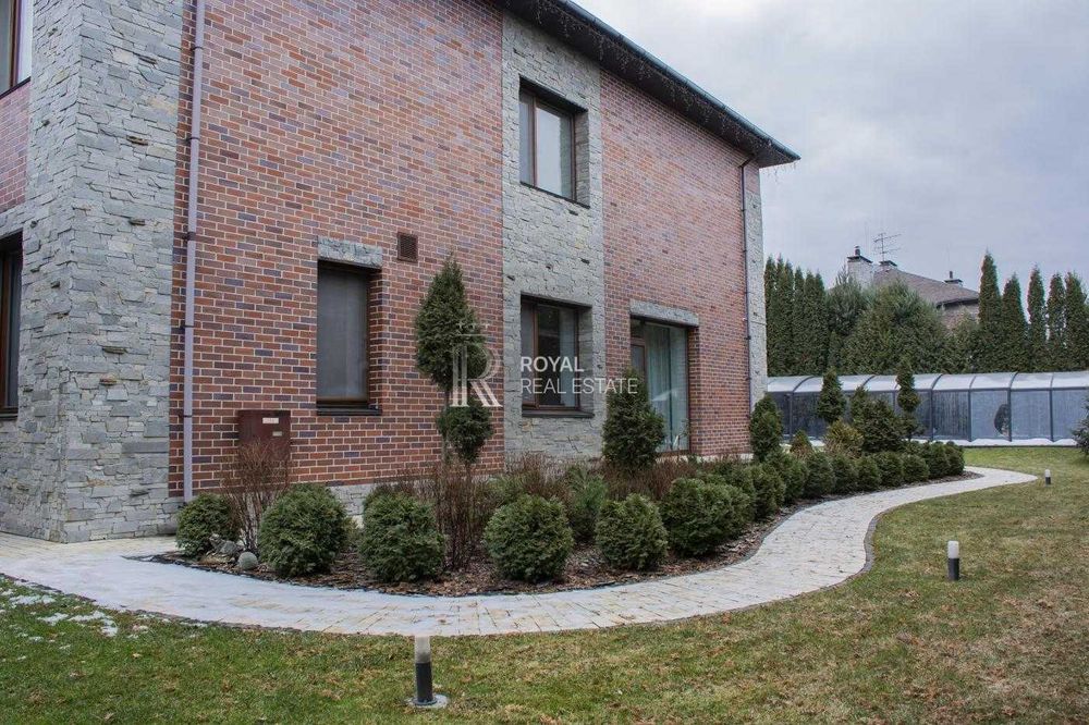 Аренда дома 327м2 КГ Солнечная Долина Романков 11 соток бассейн