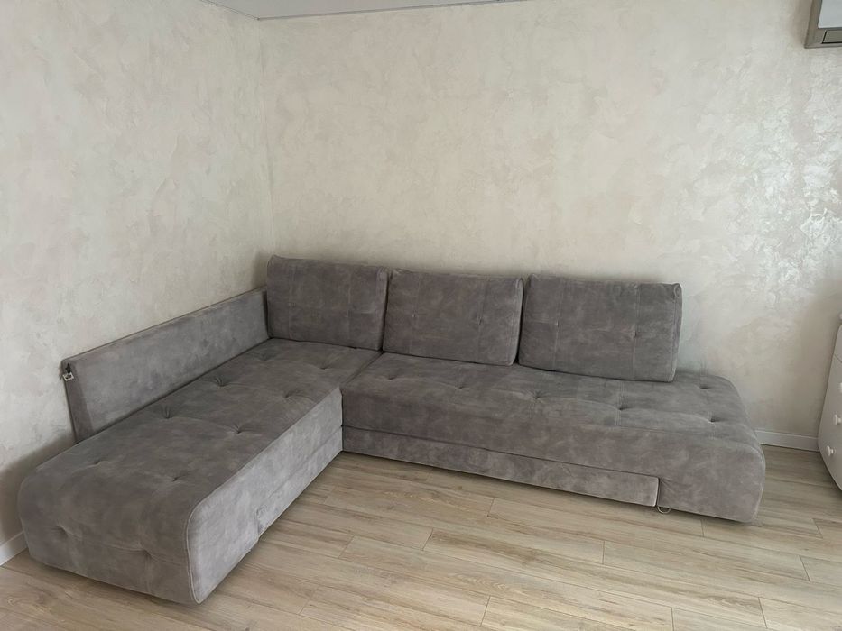 Диван кутовий сірий