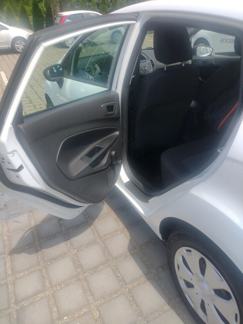 Ford Fiesta Polski salon, komplet kół zimowych, klimatyzacja, podlokietnik