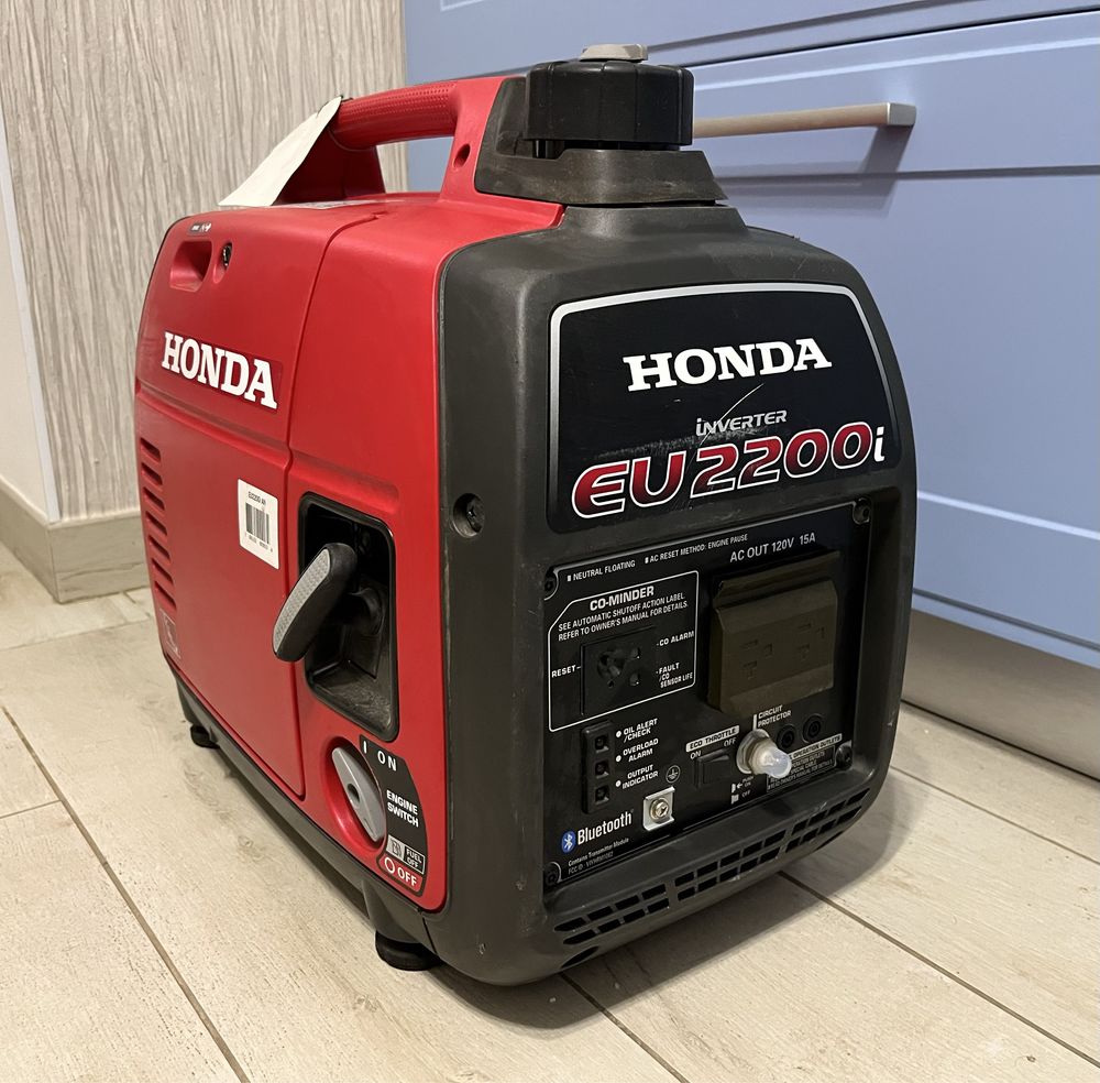 Інверторний бензиновий генератор Honda EU2200i