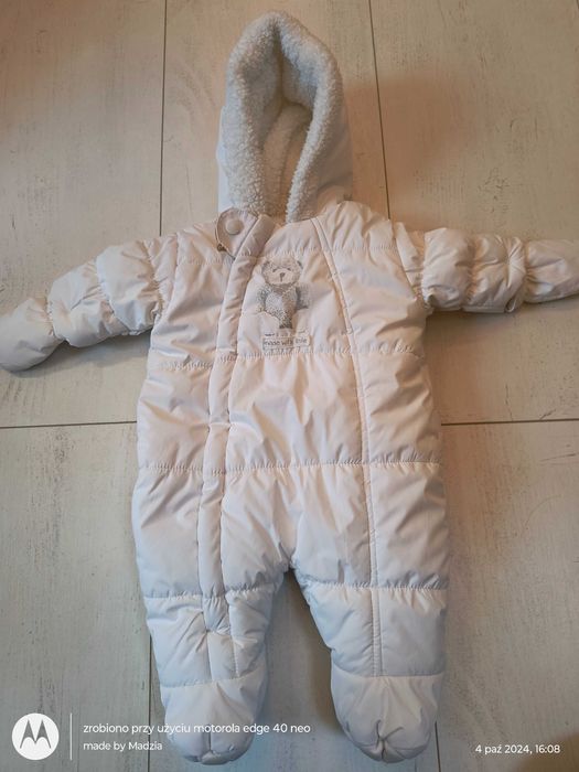 Śliczny kombinezon dla noworodka rozm. 52