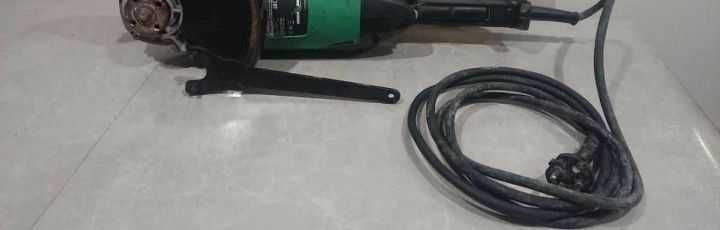 Болгарка (угловая шлифмашина) Hitachi G23ST