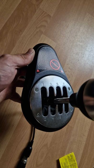 Volante Thrustmaster T300 RS GT + TH8A