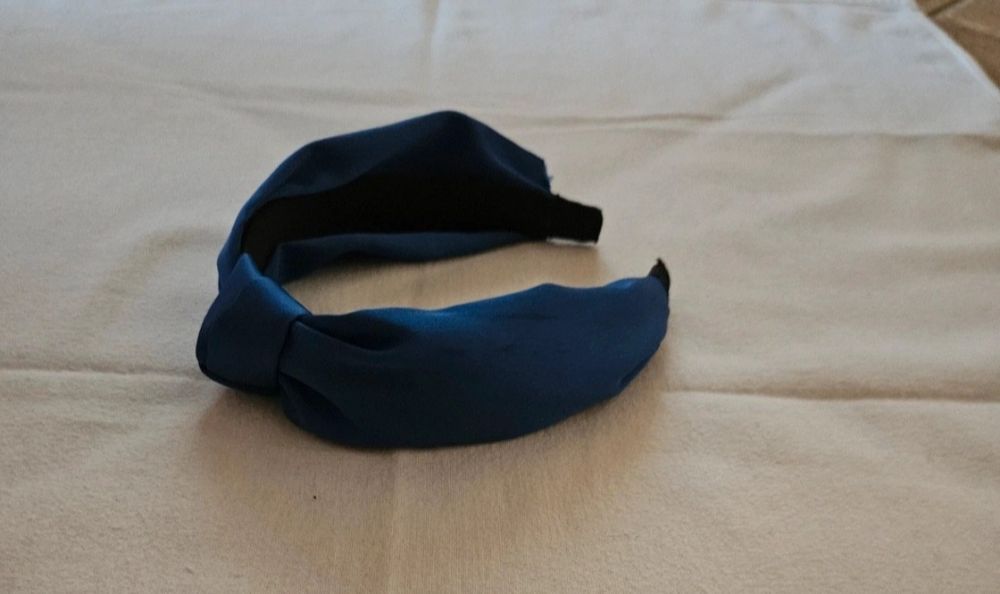 Piękna granatowa opaska