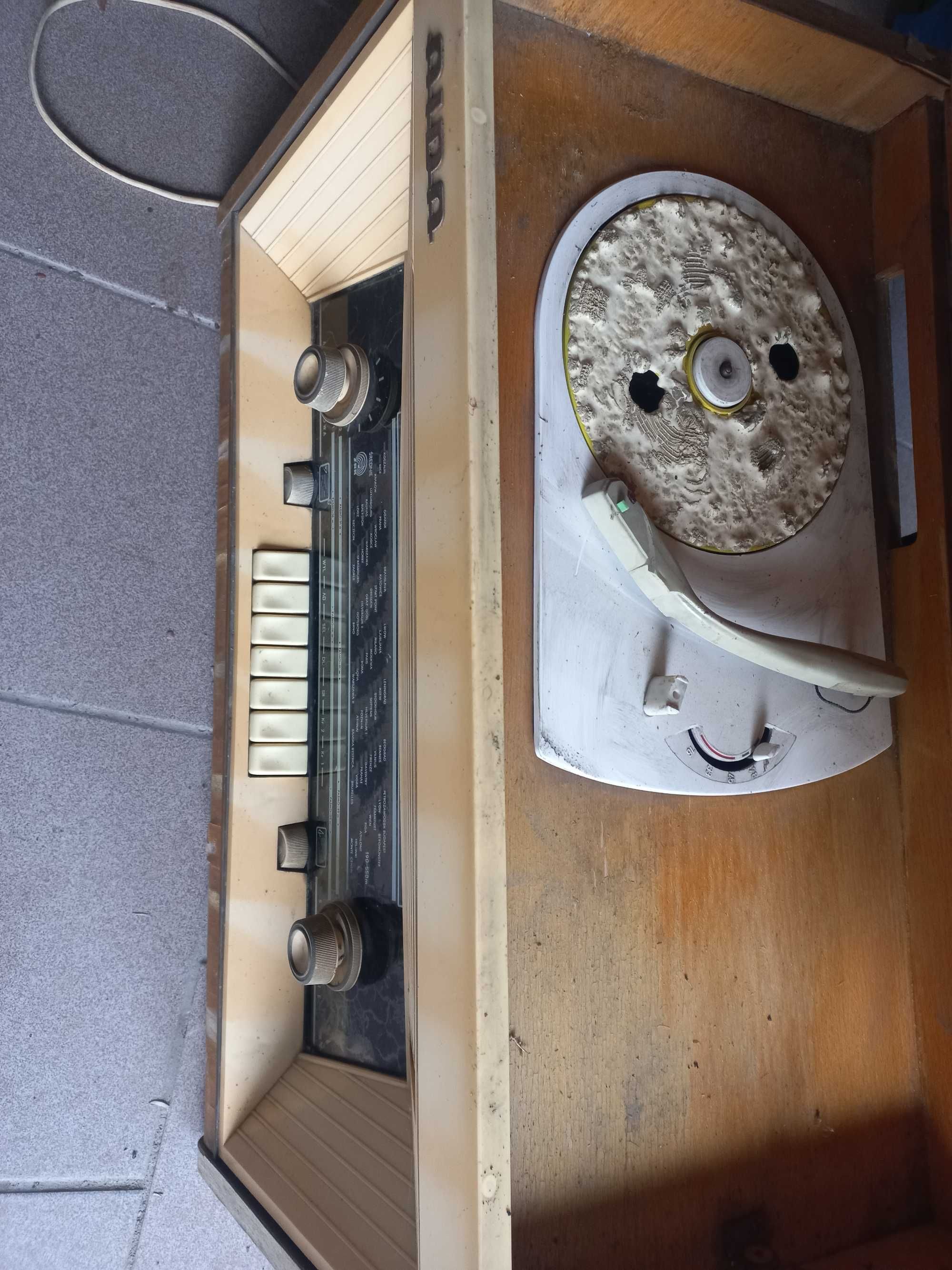 Radio Aida stare