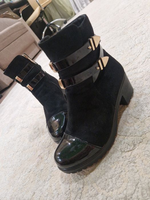 Ботінки, черевики, туфлі жіночі  37р