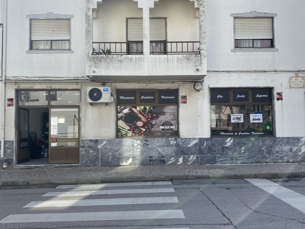 Mercearia na rua Ferreira de Castro lote 181, Pinhal Novo