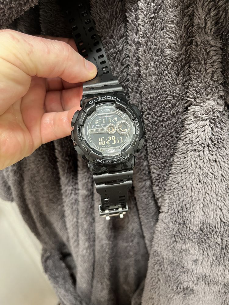 Casio G-shock cпротивний водонепроникний