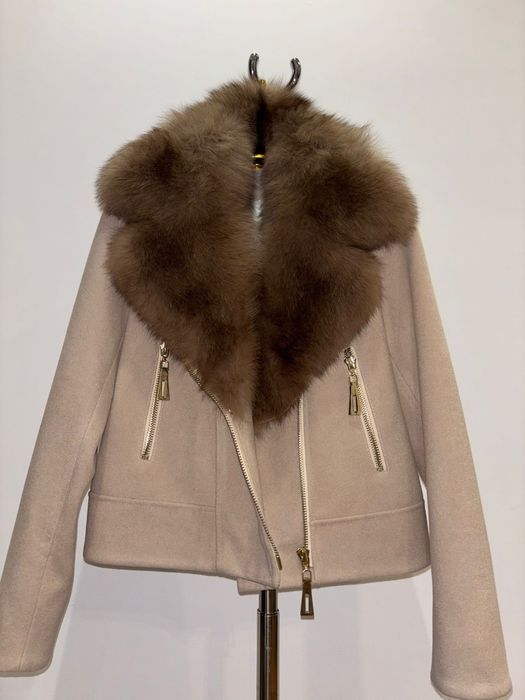 Wełniana kurtka z futrzanym kołnierzem r. S ( jak sobol )