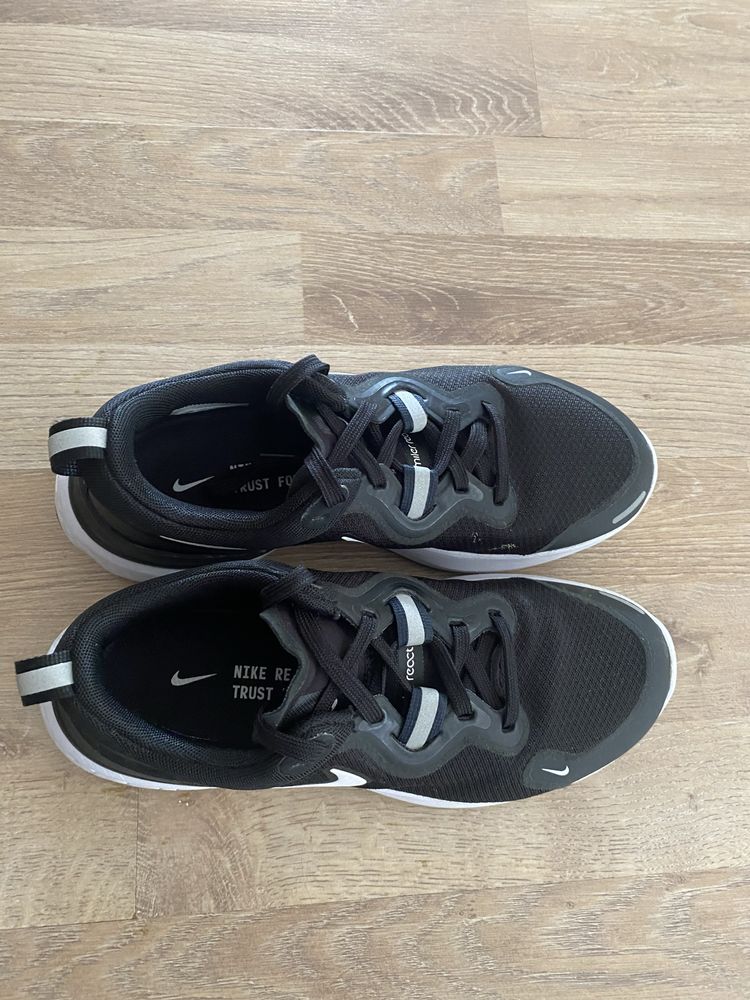 Nike ténis pretos n°36,5 novos