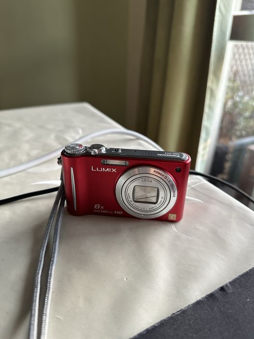 Panasonic Lumix ZX3 vermelha -  Zoom 8x - Câmara Digital