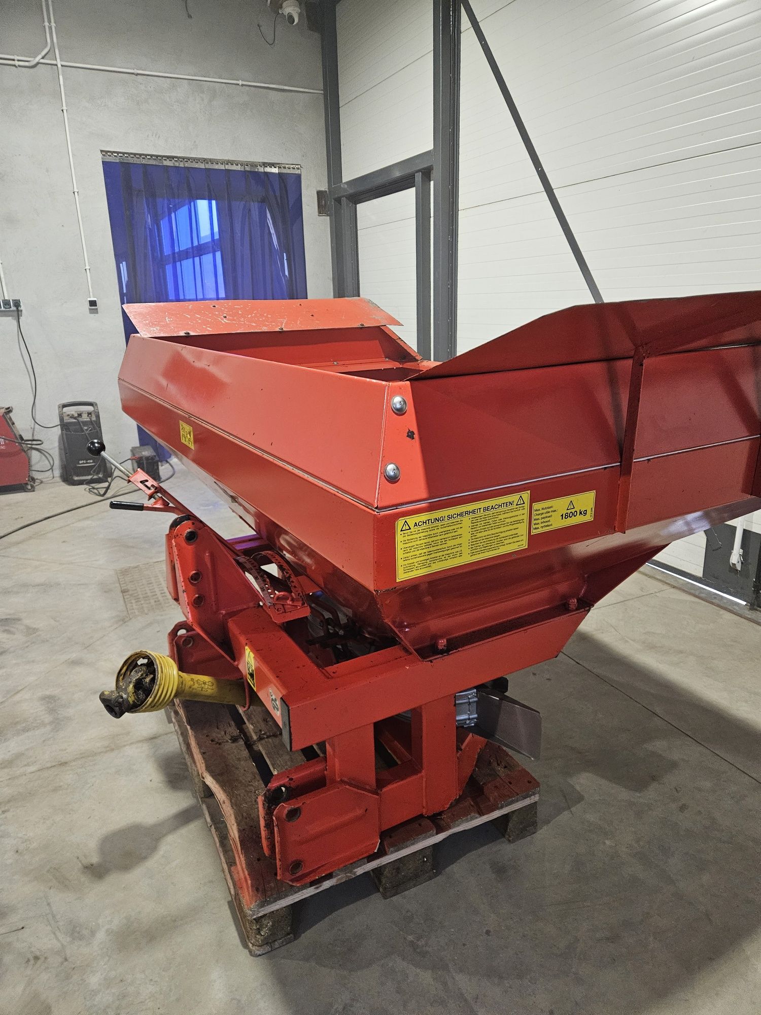 Rozsiewacz nawozu Rauch Kuhn 1100