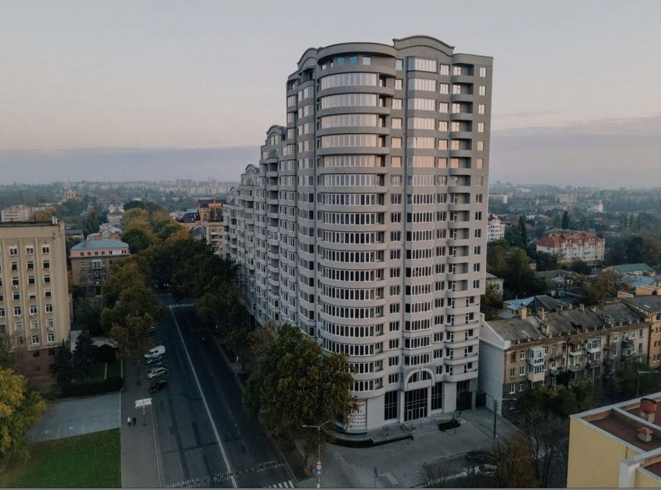 Сдам 3к квартиру ,Центр,ЖК Адмирал,Паркинг,Закрытый двор,Охрана.