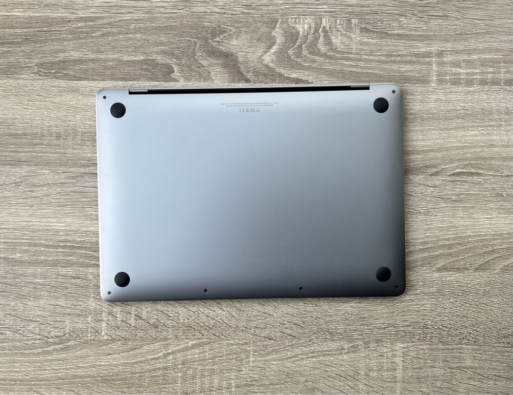 Macbook Pro 13’ m1 16 gb ram 512 ssd space grey