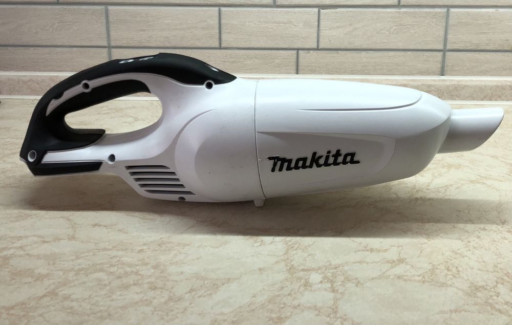 Акумуляторний пилосос Makita DCL181F