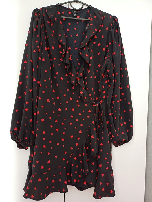 Чорна сукня- комбінезон в сердечки
