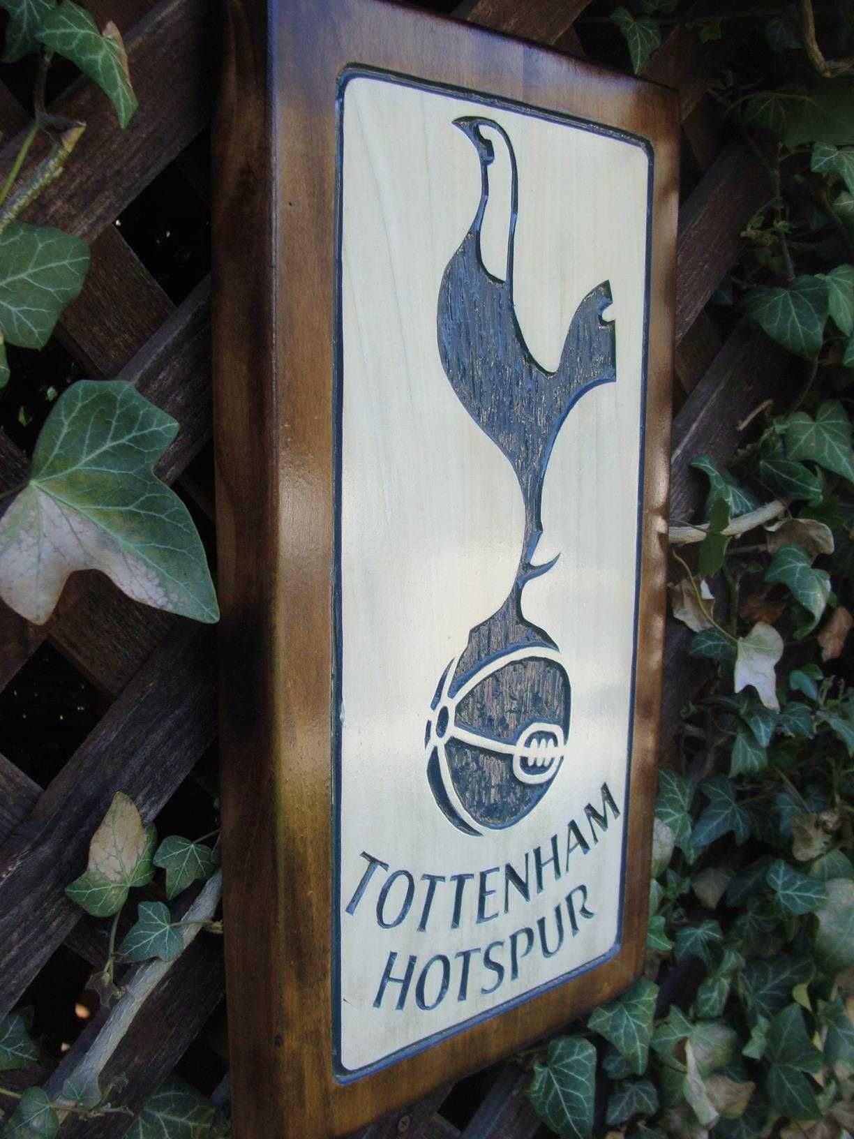 Tottenham Hotspur F.C.  Ręcznie rzeźbione logo z drewna. UNIKAT!