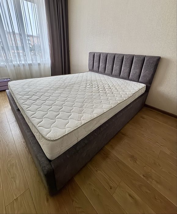 Ліжко двоспальне сіре