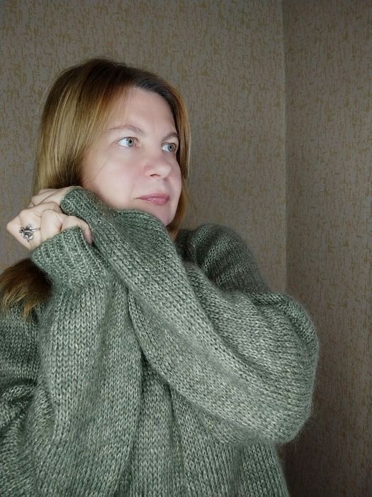 Вязаний жіночий Светр оверсайз