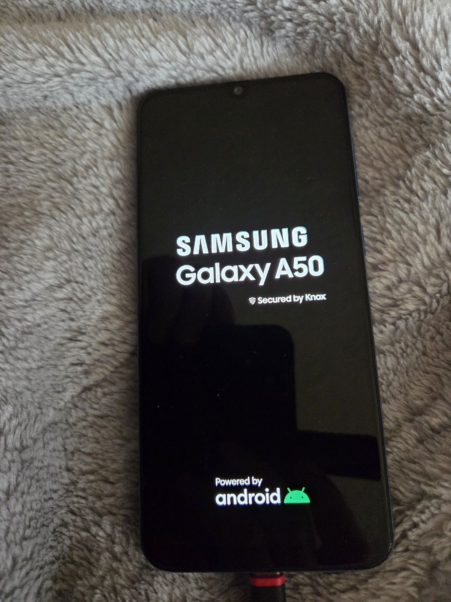 Мобільний телефон Samsung A50 4/64 2 sim Опис!