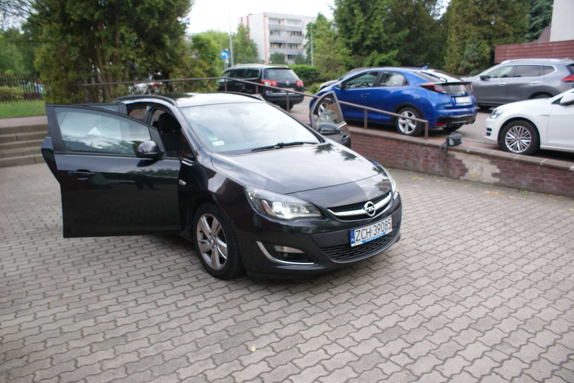 Opel Astra 2.0 CDTI AUTOMAT Navi Ksenon Webasto Led 2012/2013 Zamiana