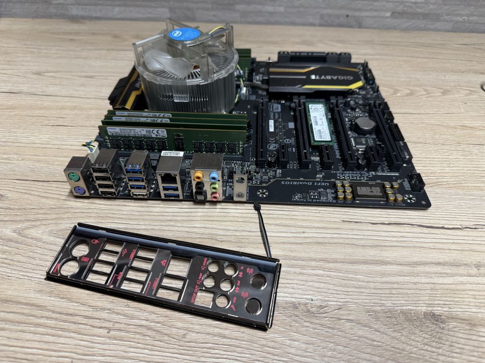 Комплект Gigabyte GA-X99-UD4P + intel i7-5820K + 64gb DDR4 ECC REG