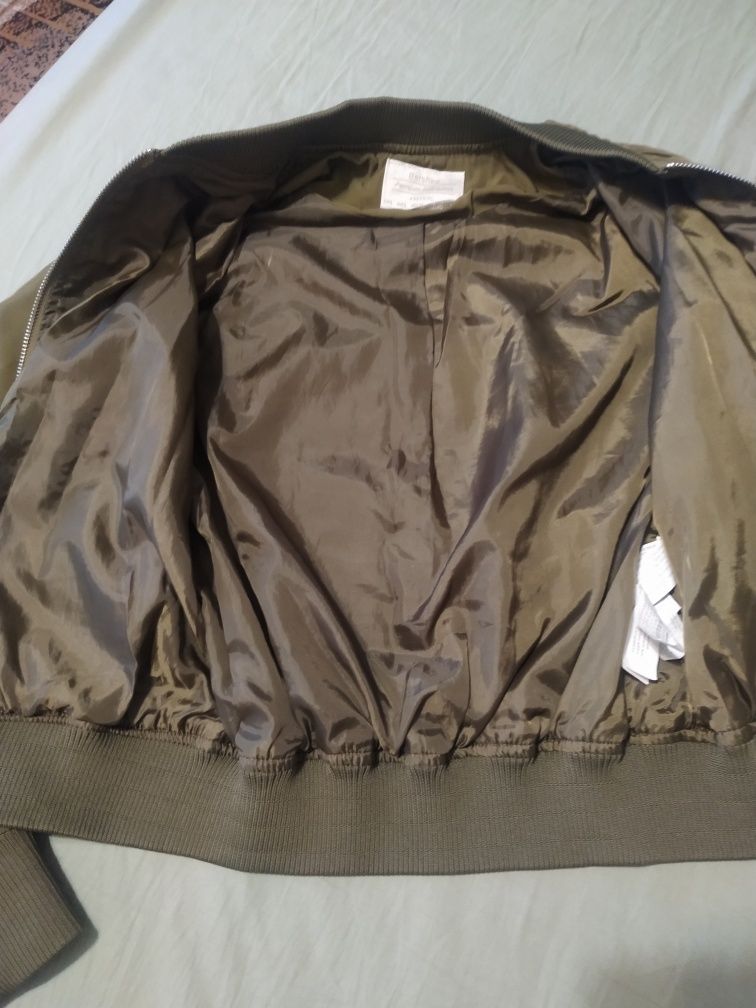 Nowa kurtka bomberka khaki Bershka S