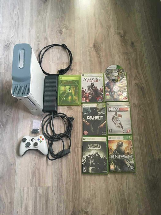 Uszkodzony Xbox 360 60GB HDD + pad + 8 gier + zasilacz i kabel HDMI
