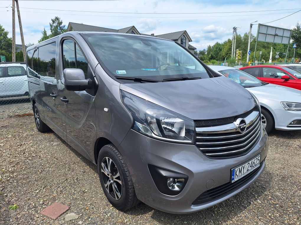 Wynajem busa Opel Vivaro  9 os .(faktura)wolny termin 18 08 -30 08