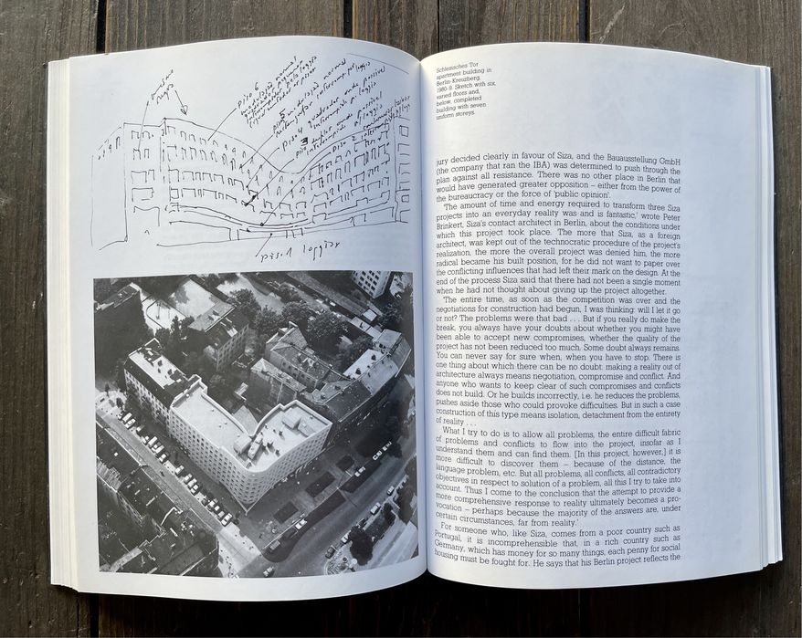 Livro Álvaro Siza ( edição inglesa ) 1995 - Livro Raro - 144 páginas.