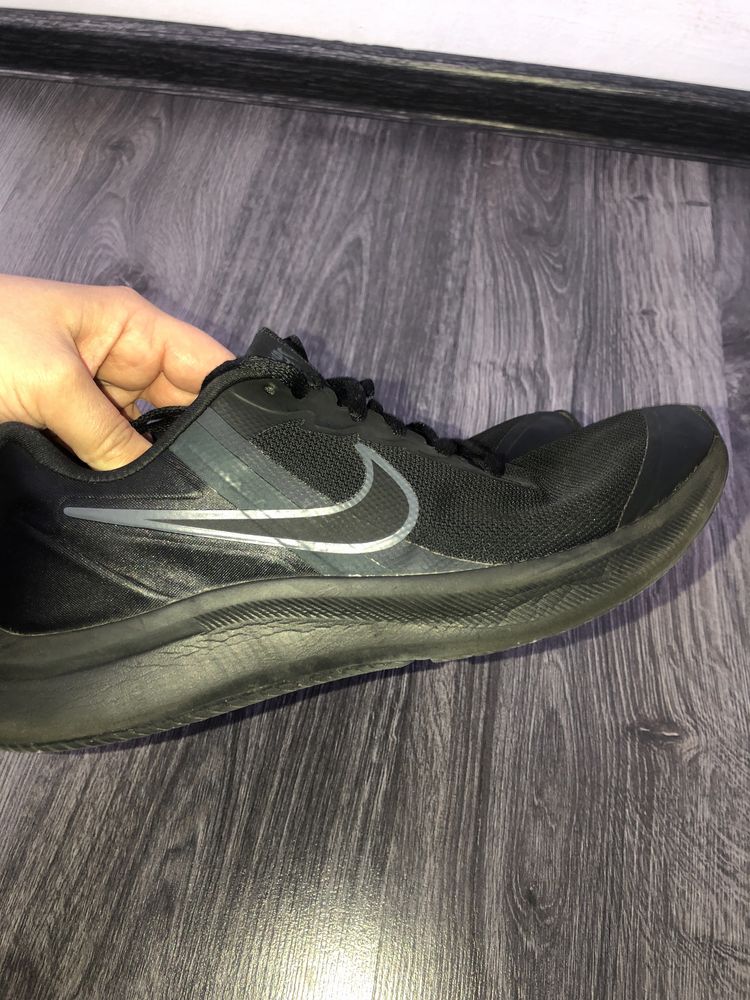 Nike кроси ,кросівки 38 розмір чорні