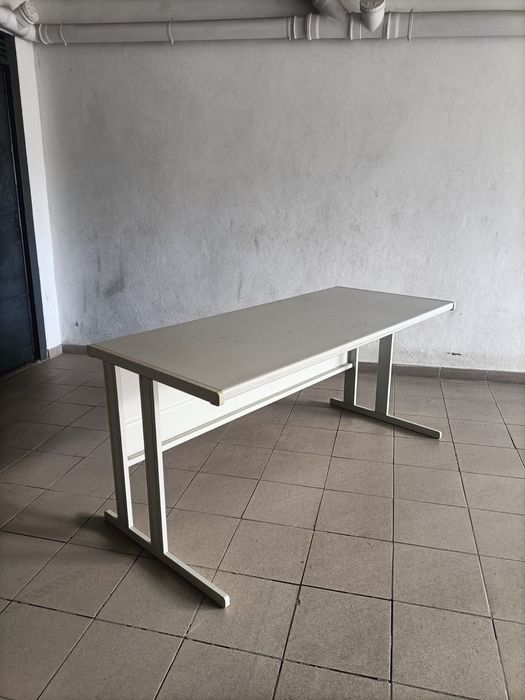 Secretaria metálica