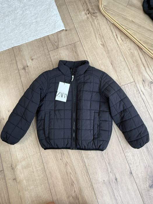 Куртка ZARA чорна нова 116 розмір на синтепоні