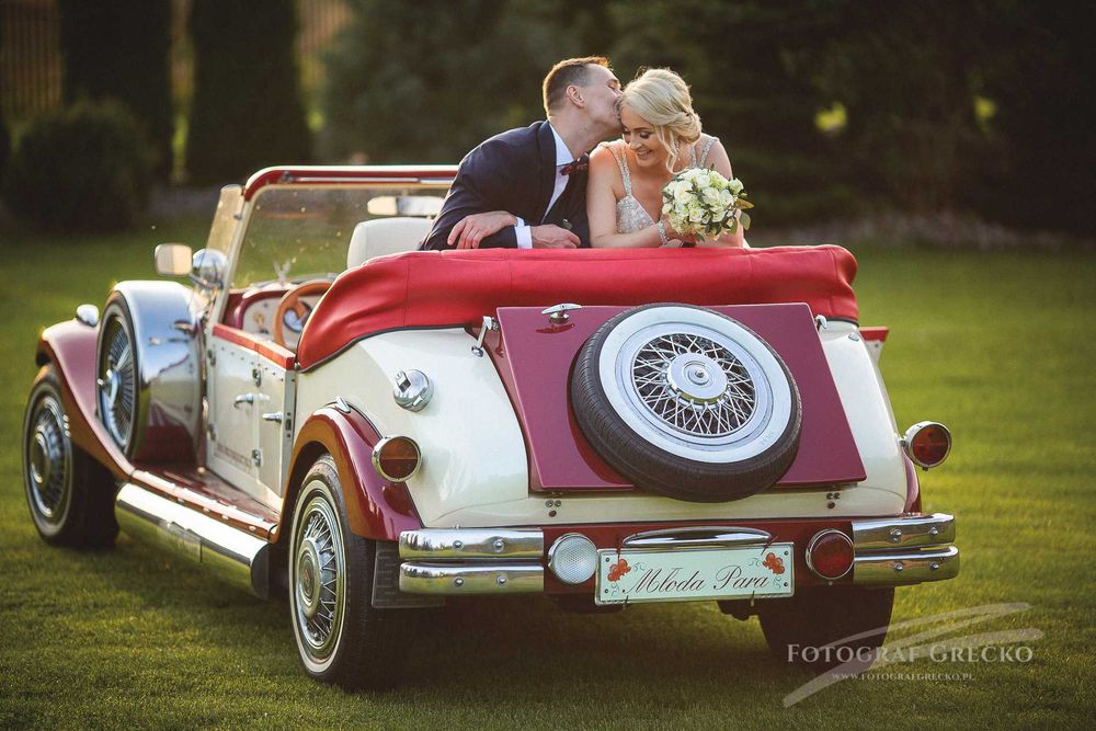 Auto samochód do ślubu limuzyna retro ford mustang cabrio mercedes