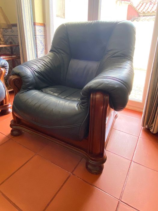 Conjunto de Sofás Azuis em Pele - Estilo Rústico e Confortável