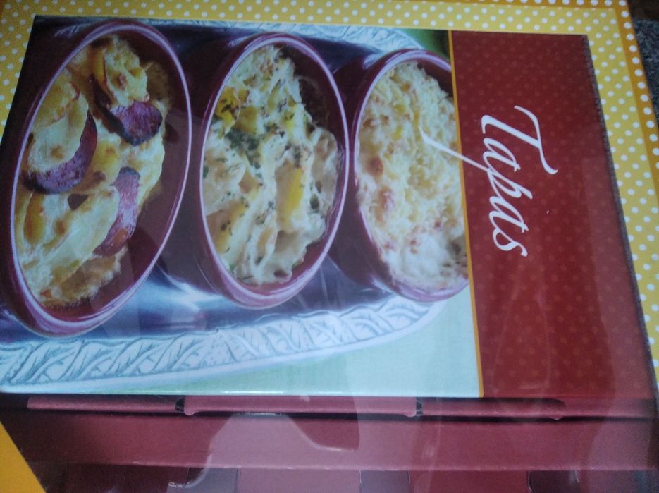 Książka kucharska przystawki zestaw prezentowy tapas książka i widelcz