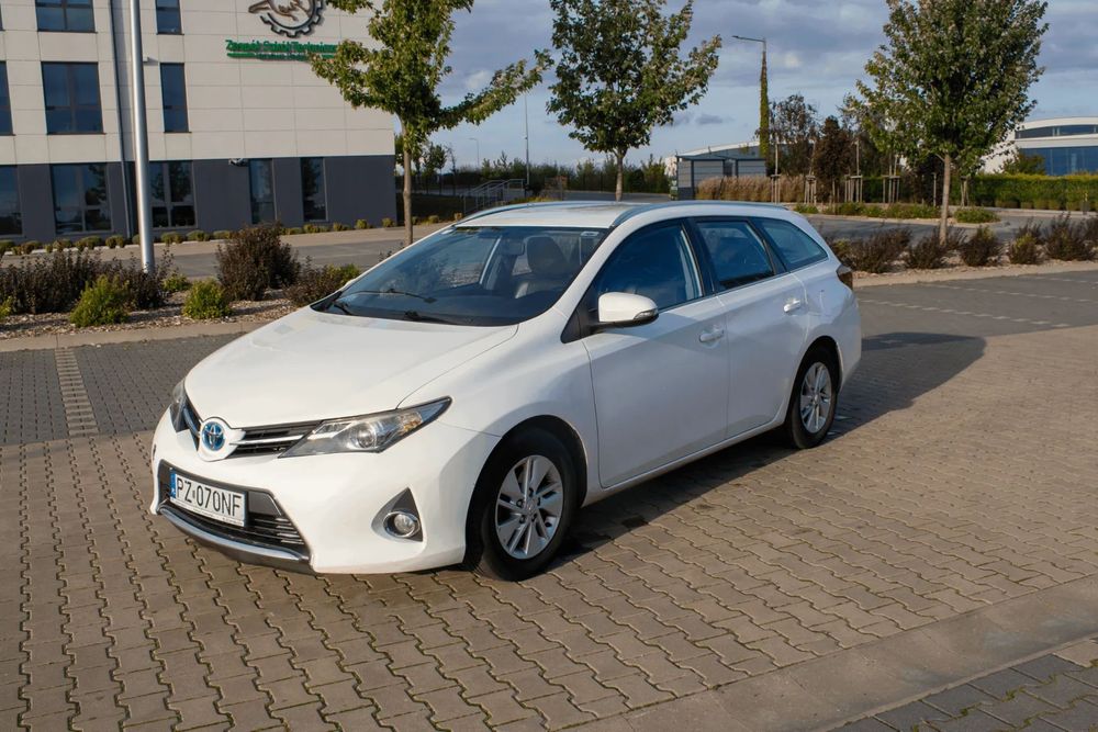 Toyota Auris Toyota Auriss Touring Sports 1,8L Hybrid - nowa bateria