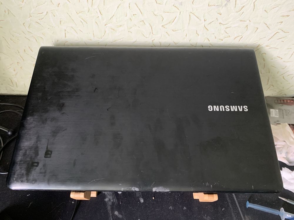 Офісний ноутбук Samsung з Німеччини(B980/4RAM)