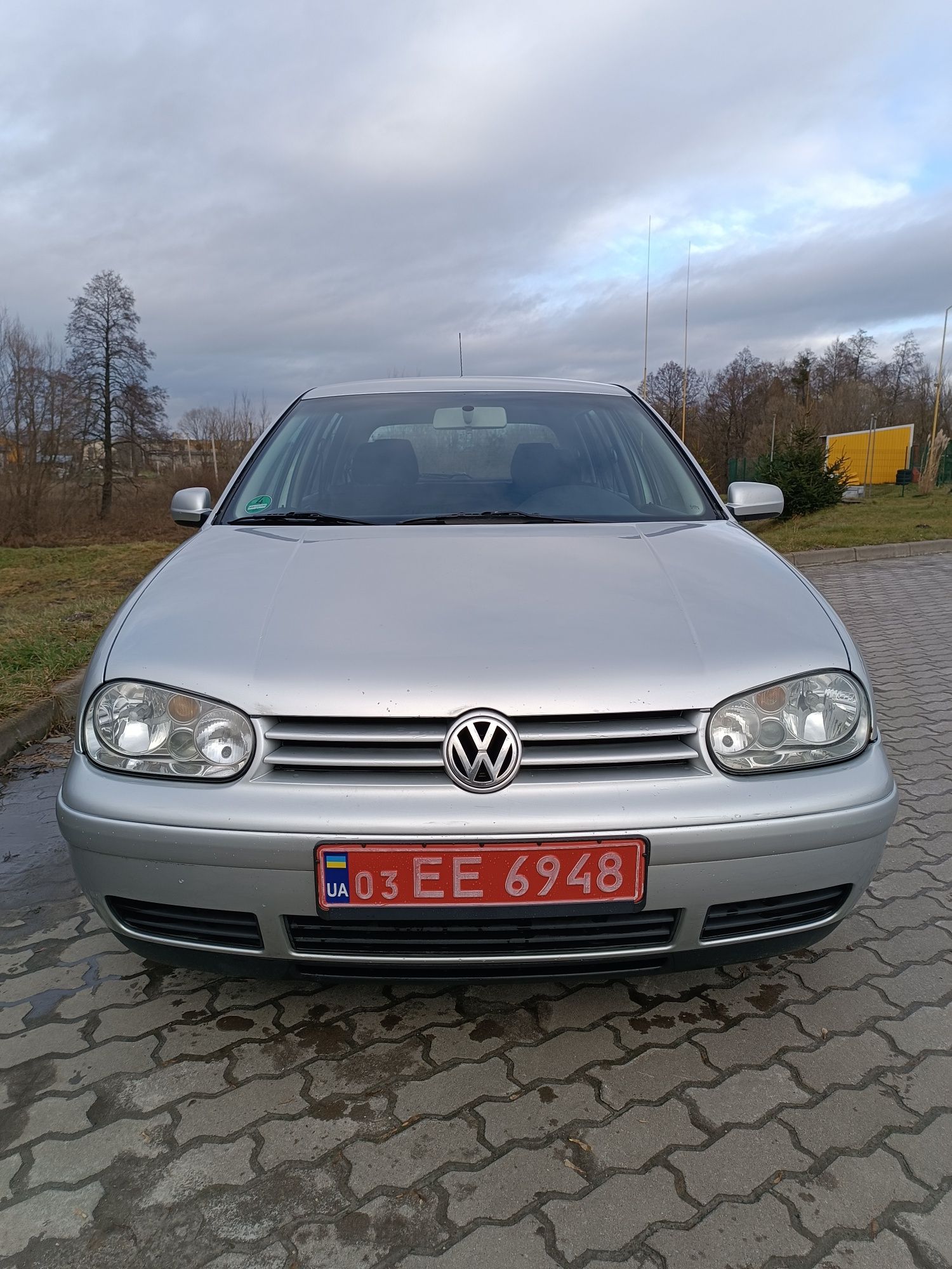 Продам Volkswagen golf 2002 можу доставити