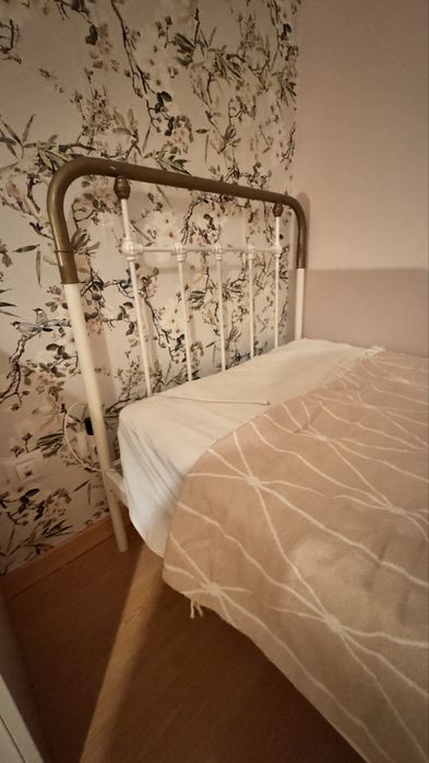 Cama branca de ferro 90x190