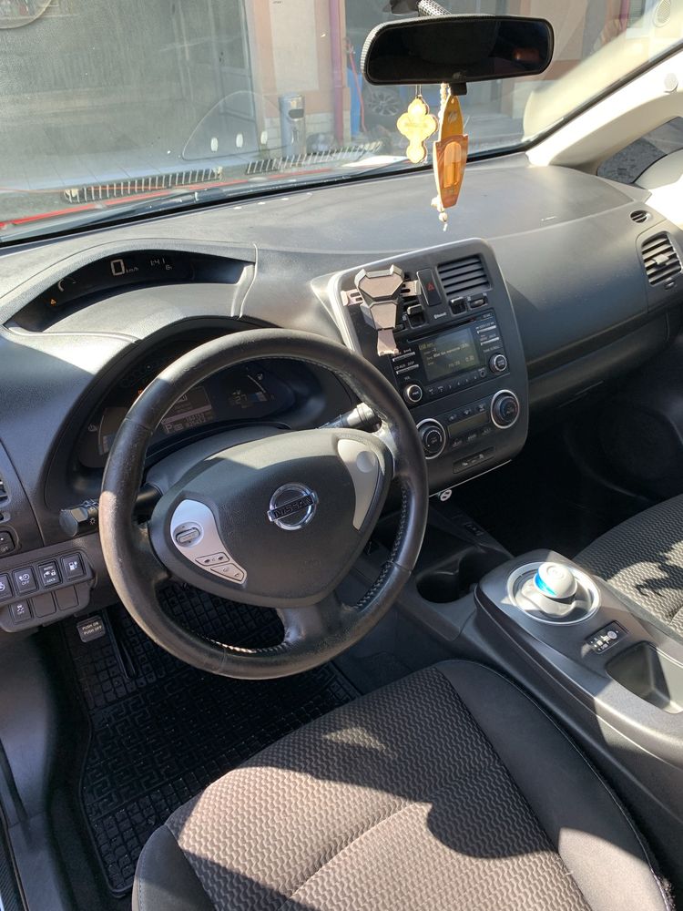 Nissan Leaf 2014рік запас до 120км