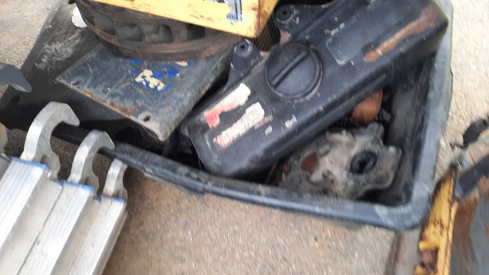 Zagęszczarka Bomag 745 kg BPR75/60 uszkodzona na części