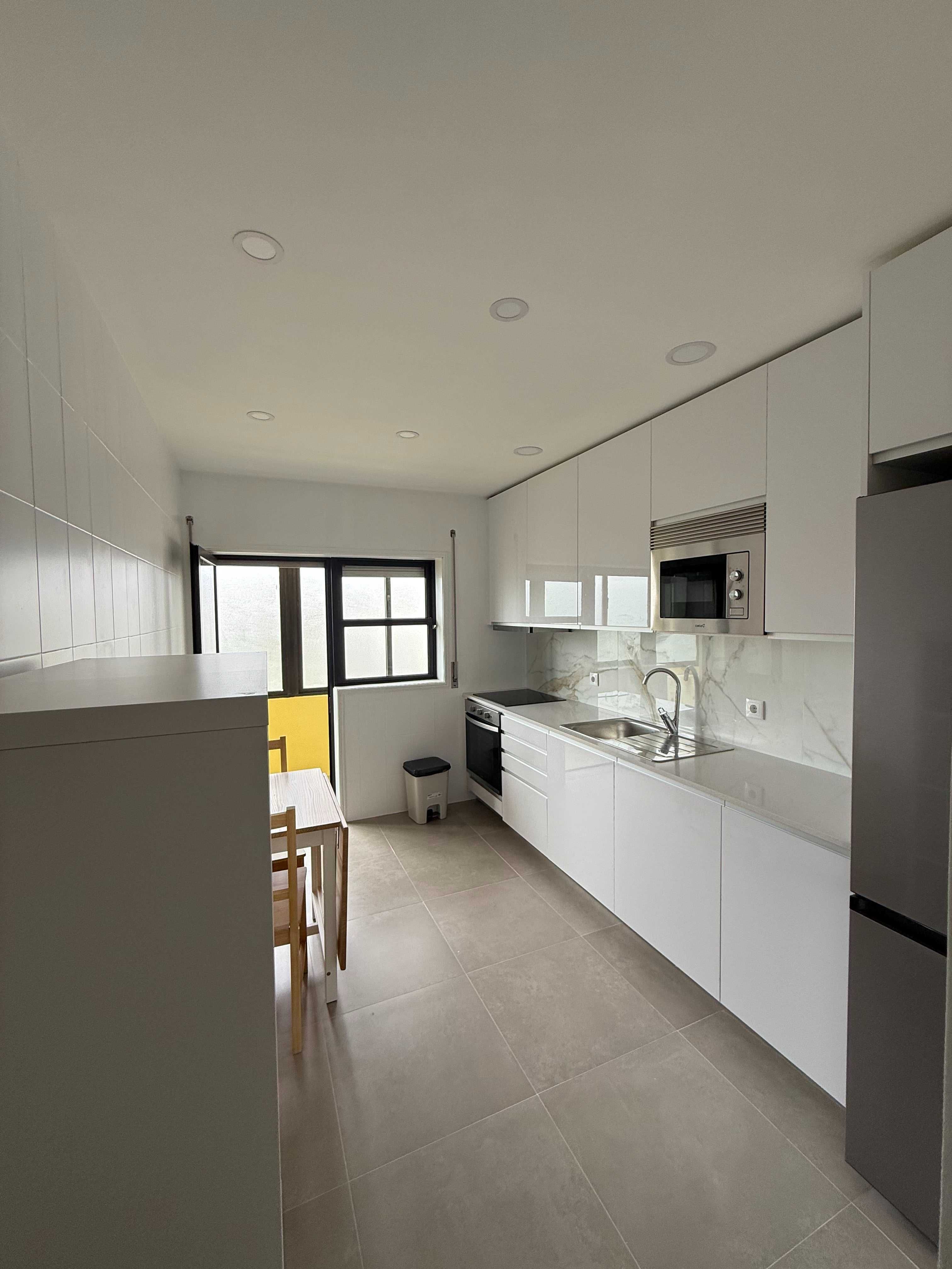 Suite moderna com WC privado e varanda