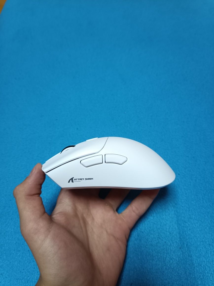Ігрова мишка Attack Shark r1