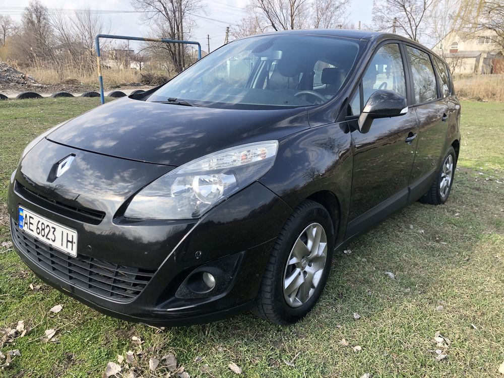 Продам Рено Гранд Сценик 2010року
