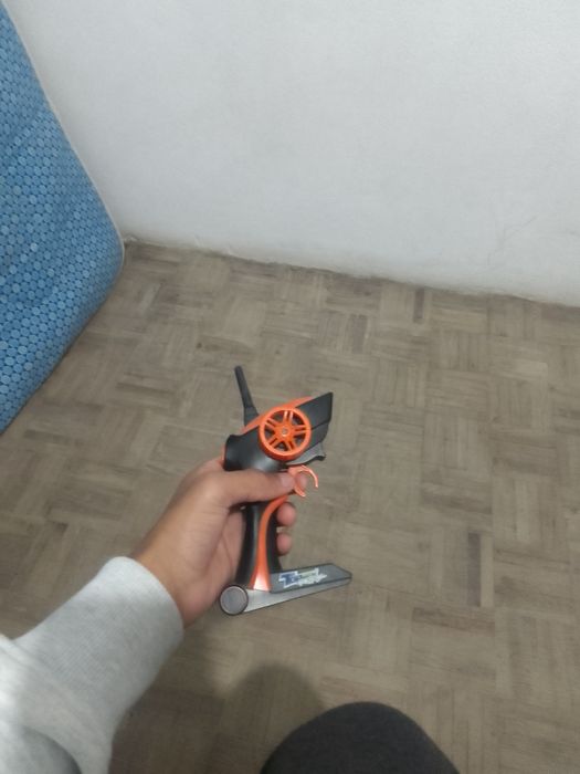 Carro de controle remoto KTM