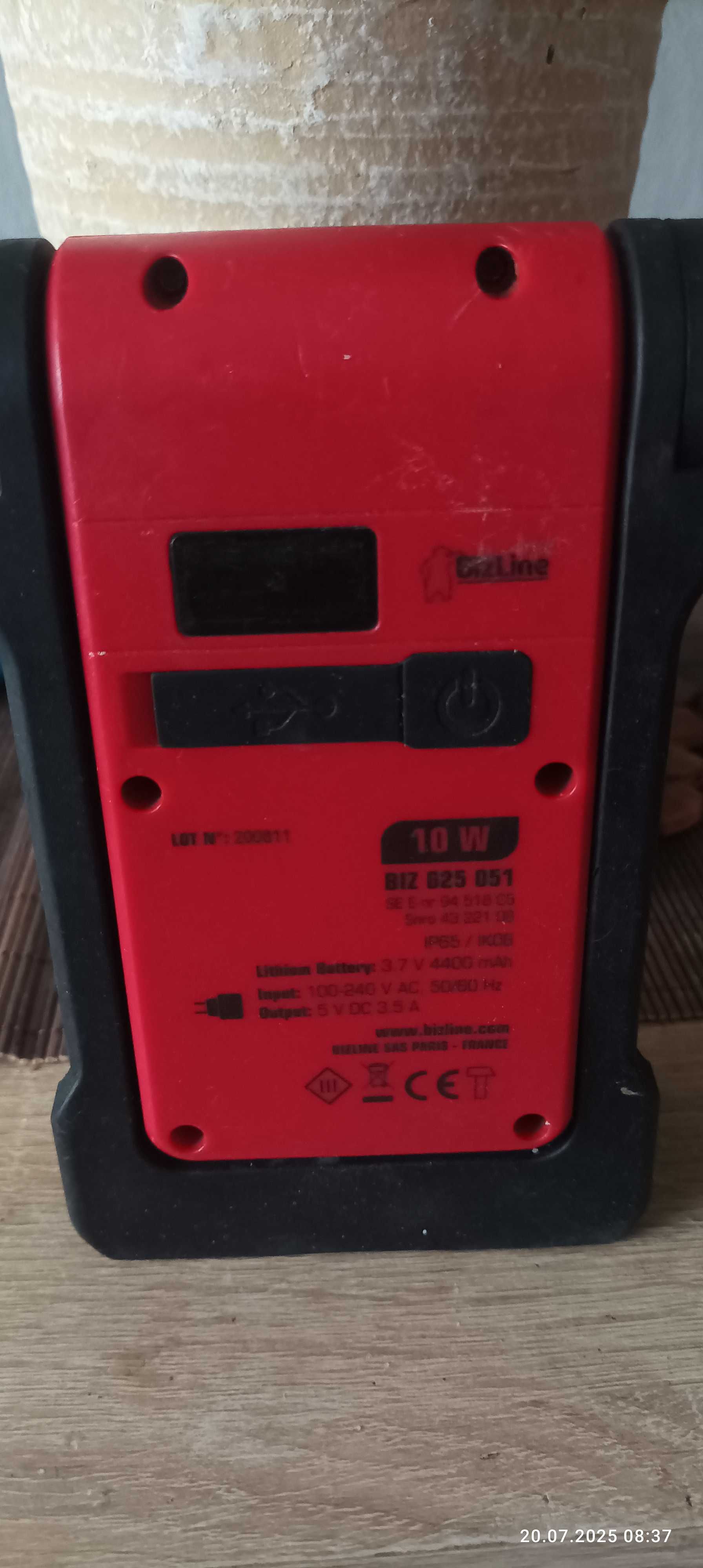 Akumulatorowy mini reflektor budowlany LED 10 W