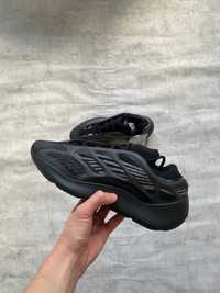 Кросівки Adidas Yeezy Boost 700